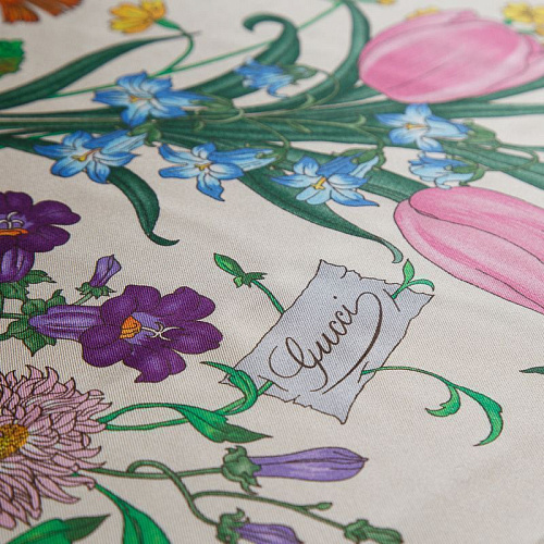Шелк твил Gucci Flora платочный купон 064-19152 черный бордюр
